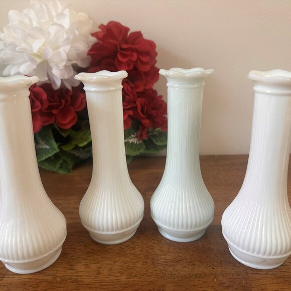 Set of 4 Randall Milk Glass Bud Vases Ribbed Ruffle Edge Wedding Decor White - Picture 1 of 10